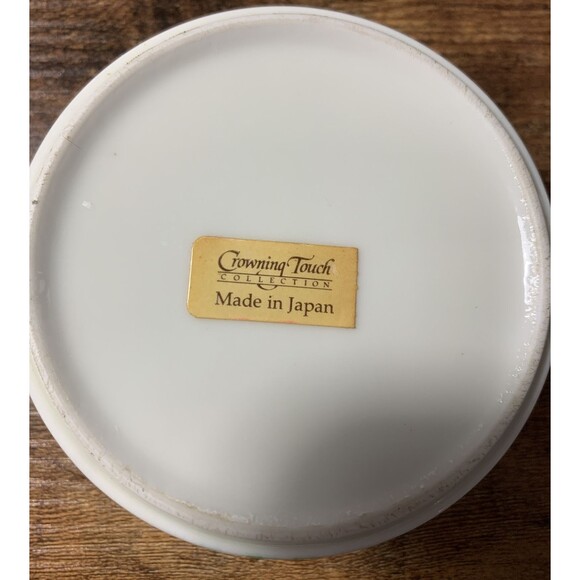 Vintage Hand Painted Porcelain Hummingbird Trinket Box from Japan Crowning Touch - Picture 6 of 6